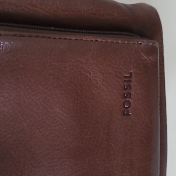 Fossil Dark Brown Leather Crossbody Multi Zipper Pockets Bag - Picture 2 of 15